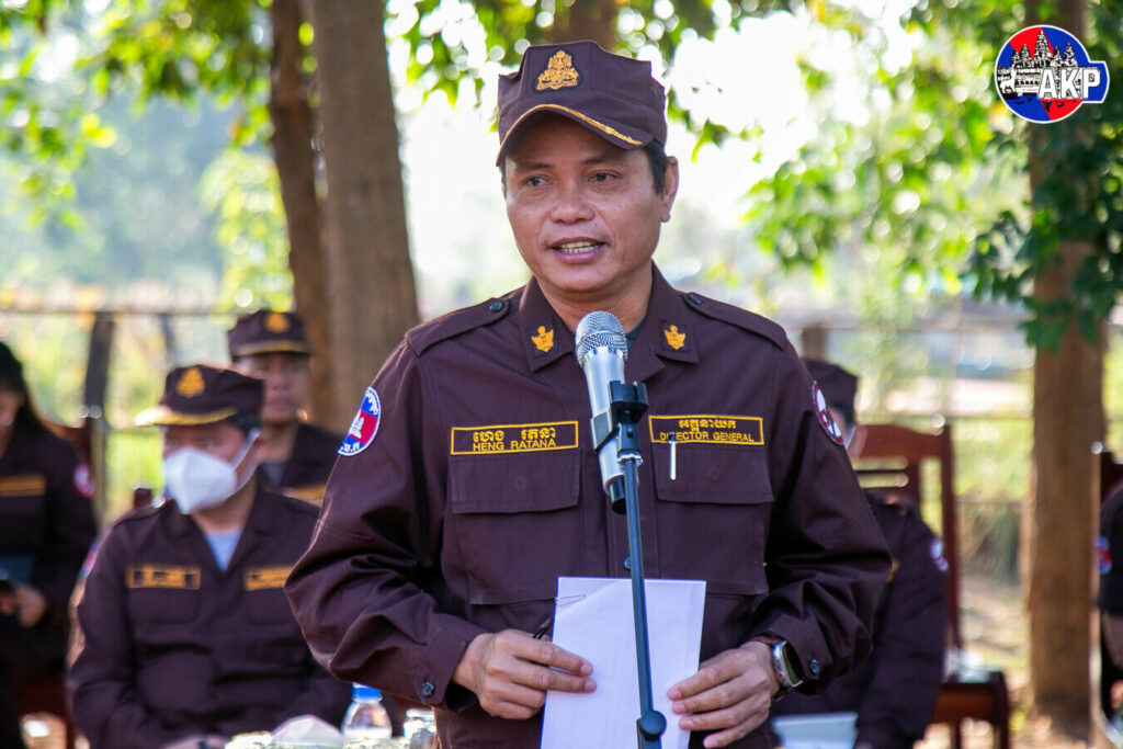លោក​ ហេង រតនា ​អគ្គនាយក​មជ្ឈមណ្ឌល​សកម្មភាព​កំចាត់​មីន​កម្ពុជា​ ហៅ​កាត់​ថា​ CMAC
